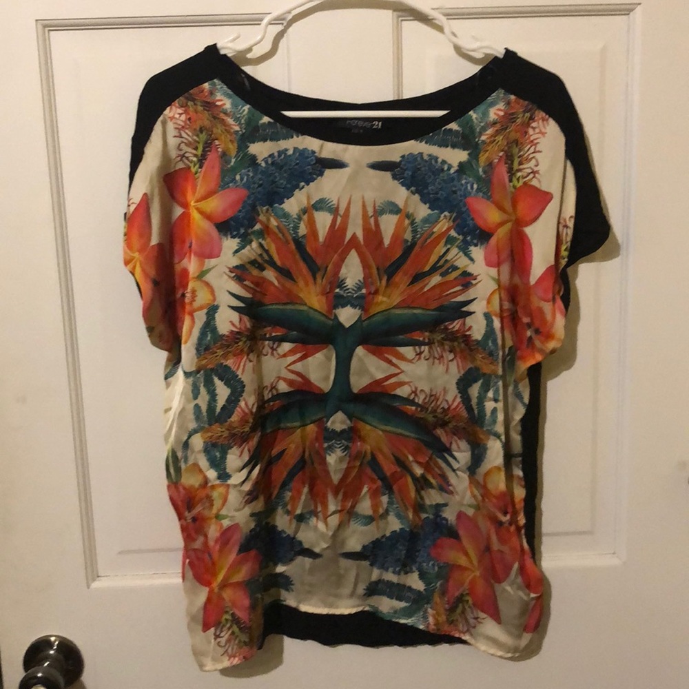 Short sleeve top